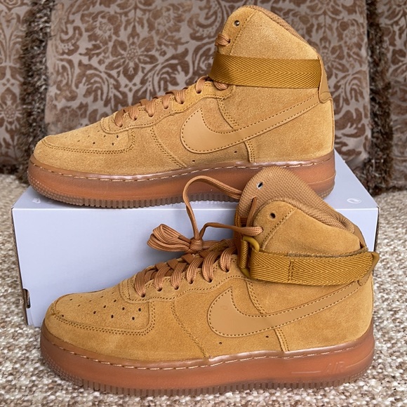 Nike Air Force 1 Hight LV8 3 Youth - Picture 4 of 16